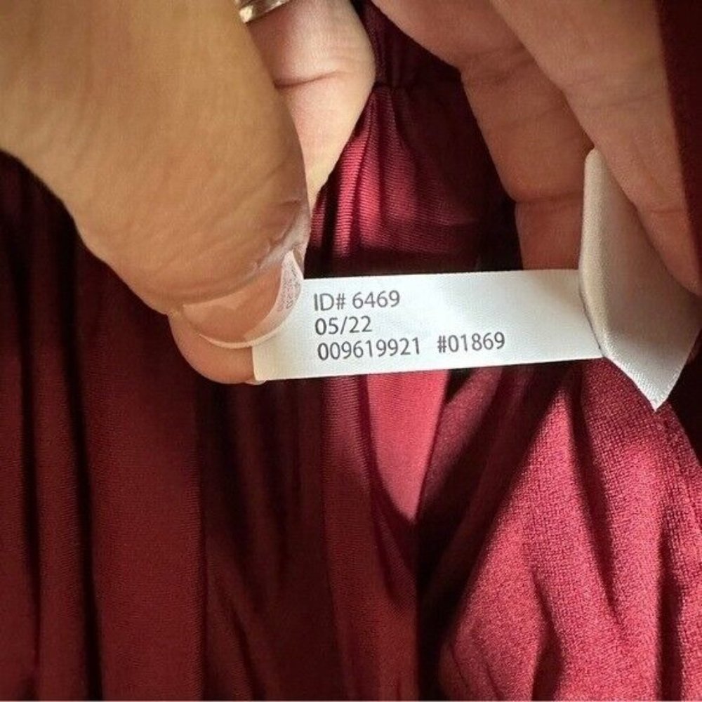 Express Silky V-Neck Ruched Top Burgundy Women’s Size Small - Picture 8 of 10